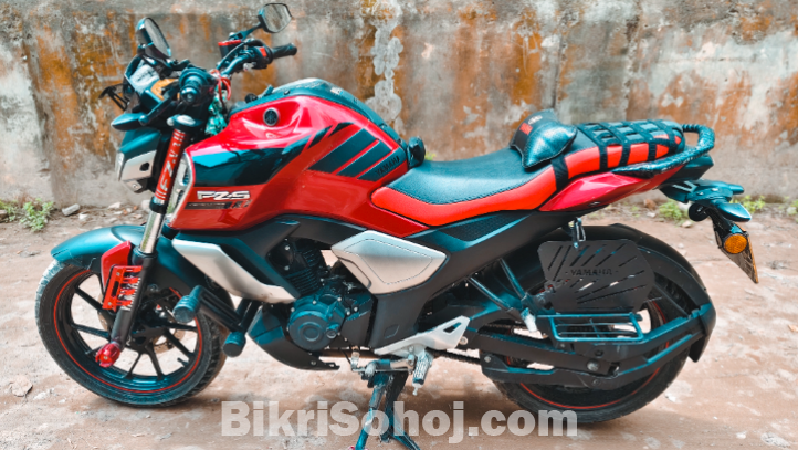 YAMAHA FZ-S V3 DELUXE
